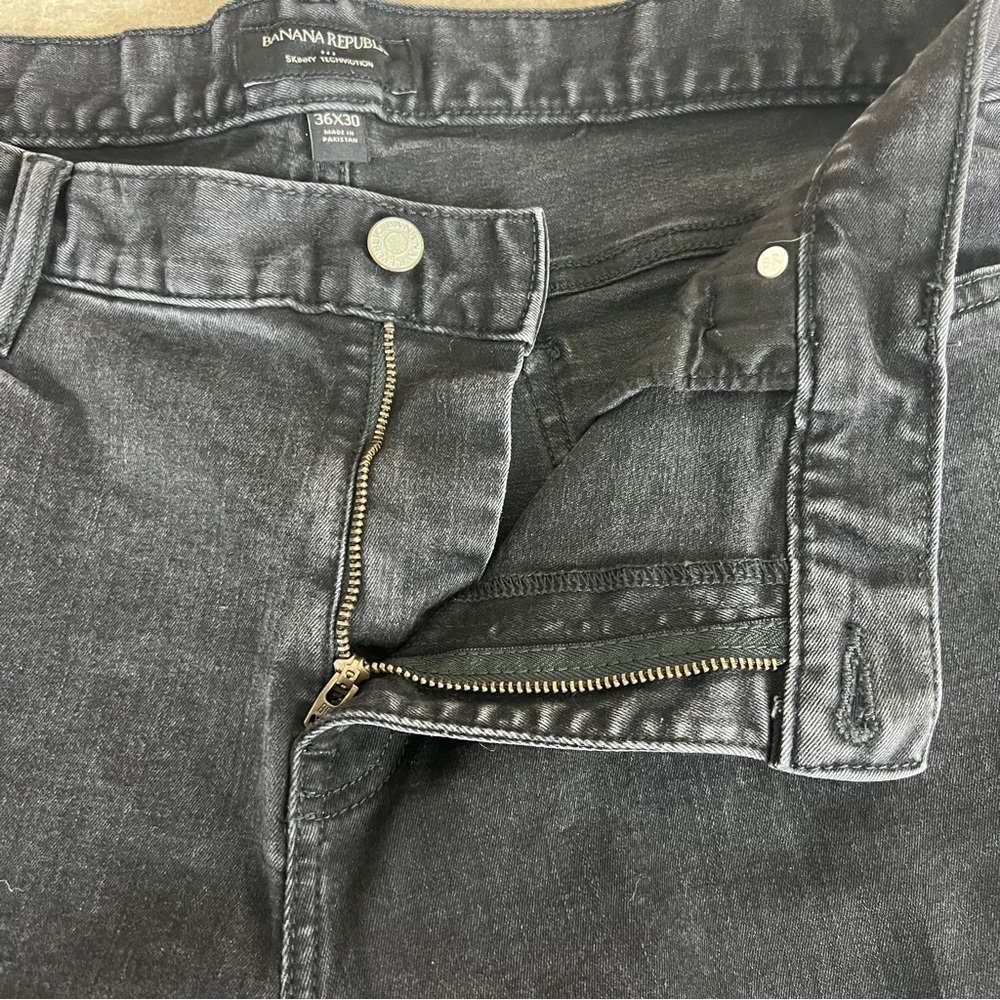 Banana Republic Skinny Techmotion Men's Black Jeans - Size 36 x 30 - Picture 7 of 7